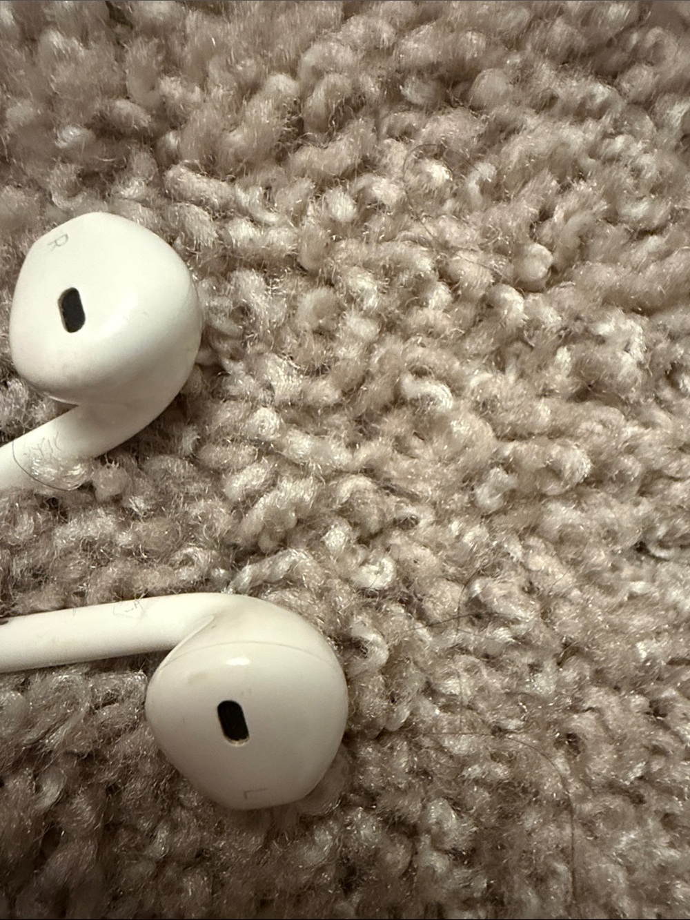 Apple Headphones - unused/new! - Picture 6 of 7